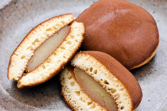 ゆずあんのどら焼き。高知県産のユズをジャムにしてあんこと混ぜた