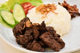 インドネシア料理「レンダン」（協力・三木市国際交流協会）