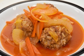 ロシアの料理「テフテーリ」（協力・三木市国際交流協会）