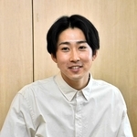 プロへの意気込みを語る坪井湧也選手＝三木市志染町西自由が丘１、自由が丘公民館