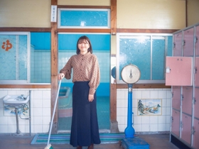 ｋ＿ｙａｊｉｍａ２さんの「銭湯跡でのポートレート」（２０２２年３月４日、西脇市内）