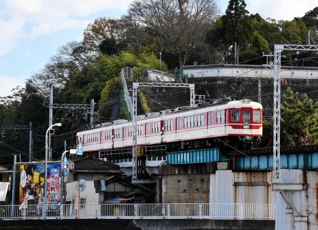 三木市民に親しまれている神戸電鉄粟生線＝三木市末広１