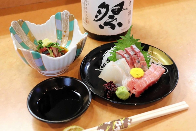 割烹荒川の魚料理（市観光協会提供）