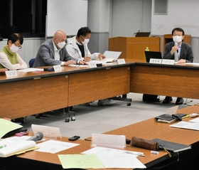 吉川地域の施設一体型小中一貫校について議論した協議会＝三木市役所