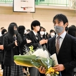 三木東高で講演した田中健智さん＝三木市別所町小林