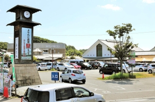 兵庫県内で３６カ所目の「道の駅」となる複合施設「山田錦の館」と「吉川温泉よかたん」＝三木市吉川町吉安