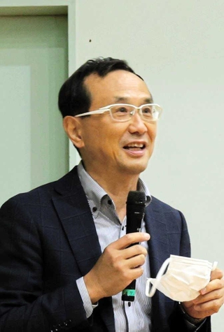 熱弁を振るう兵庫教育大学の森田啓之教授＝サンライフ三木