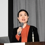 シンポジウムで講演し、パネルトークの司会を務めた長尾晴香さん＝三木市立教育センター