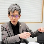 両親らの訴えについて説明する代理人の陣内優一弁護士＝大阪市北区