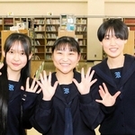 恩師に感謝の言葉を届けた高校３年生＝三木北高校
