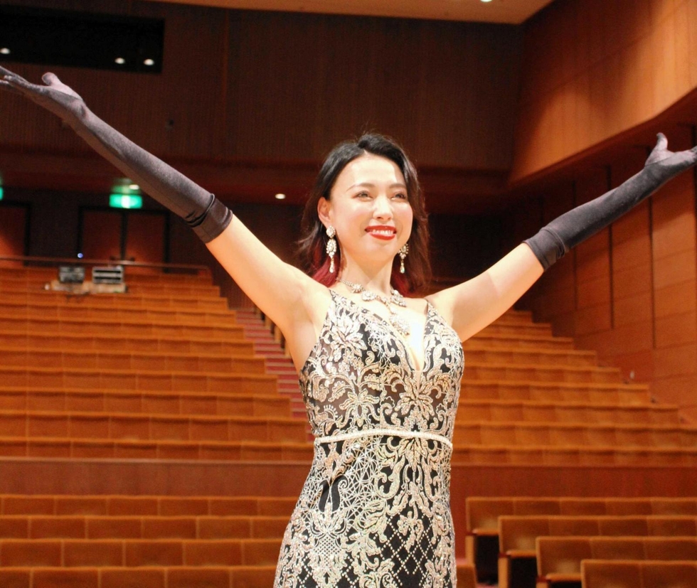 HARUさんのぺーじ⋆˚ʚɞ 音楽で生きていく」歌手・HARUさん故郷で1年ぶり公演 アカペラで