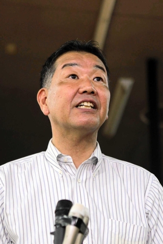 ３期目に向け、抱負を語る仲田一彦氏＝三木市末広３