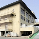 複合施設の計画が進む中央公民館（中央）の敷地。三木商工会館（右奥）などを集約する＝三木市本町２