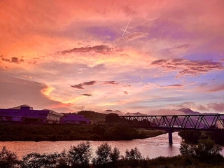 ｓｅｔｕ．ｕｎｉｕｎｉ７１さんの「染まる葉月の西脇」＝８月１７日、西脇市