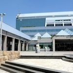 三木市役所＝三木市上の丸町