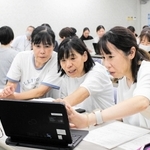 架け橋期のカリキュラム案について協議する教職員ら＝三木市立教育センター