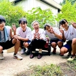 被災した住民の家屋の片付けを手伝った自由が丘中学校の生徒ら＝石川県珠洲市