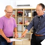 三木市と大和ハウス工業が取り組む団地再生事業で、担い手の一翼を担う住民らの組織「みらまち緑が丘・青山推進機構」の理事ら＝三木市緑が丘町東１