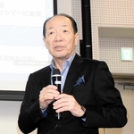 軍政が続くミャンマーの情勢について話した丸山市郎さん＝関西国際大学