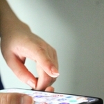 スマートフォンのアプリを通じた出会いが事件につながることも…