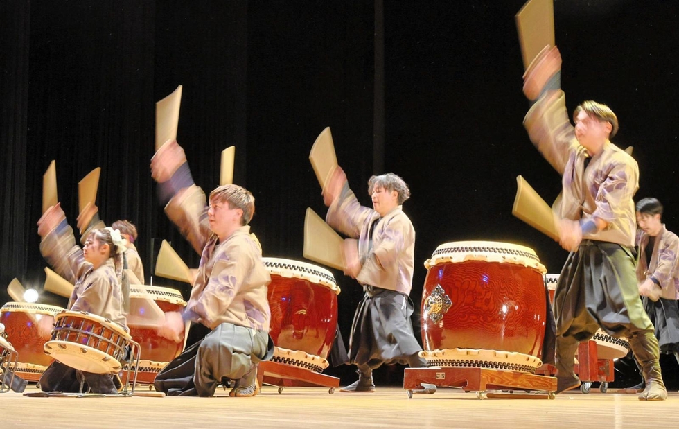 和太鼓競演、迫力の響き 三木で16年ぶりフェス 県内拠点の8グループが