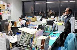 システム更新と総選挙が重なり、対応に追われる三木市選挙管理委員会＝三木市役所