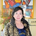 「人を愛せば必ず返ってくる」と話すジャネ・エステラ・佐々木カーンさん＝小野市河合中町