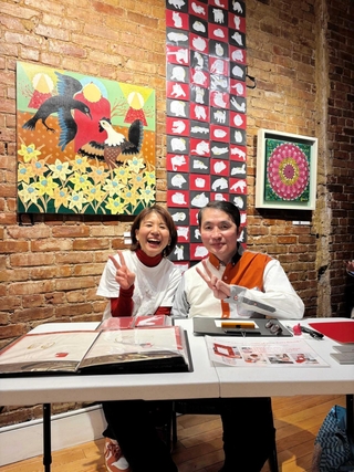 ニューヨーク入りしたこゆりさん（左）と夫の菊澤良仁さん（こゆりさん提供）