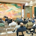 ３月末での解散を決めた「三木城下町まちづくり協議会」の臨時総会＝三木市中央公民館