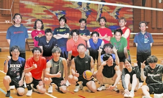 ２年ぶりの全国大会を心待ちにするビクトリーの選手たち＝吉川総合公園文化体育館