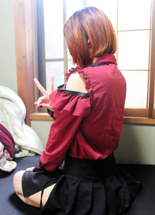 アリサの別人格の一つ「リリ」は自称アイドルで洋服のセンスもまったく異なる＝埼玉県内