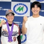 将来の目標を語った森本愛子さん（左）と駒田瑛人さん＝三木市役所