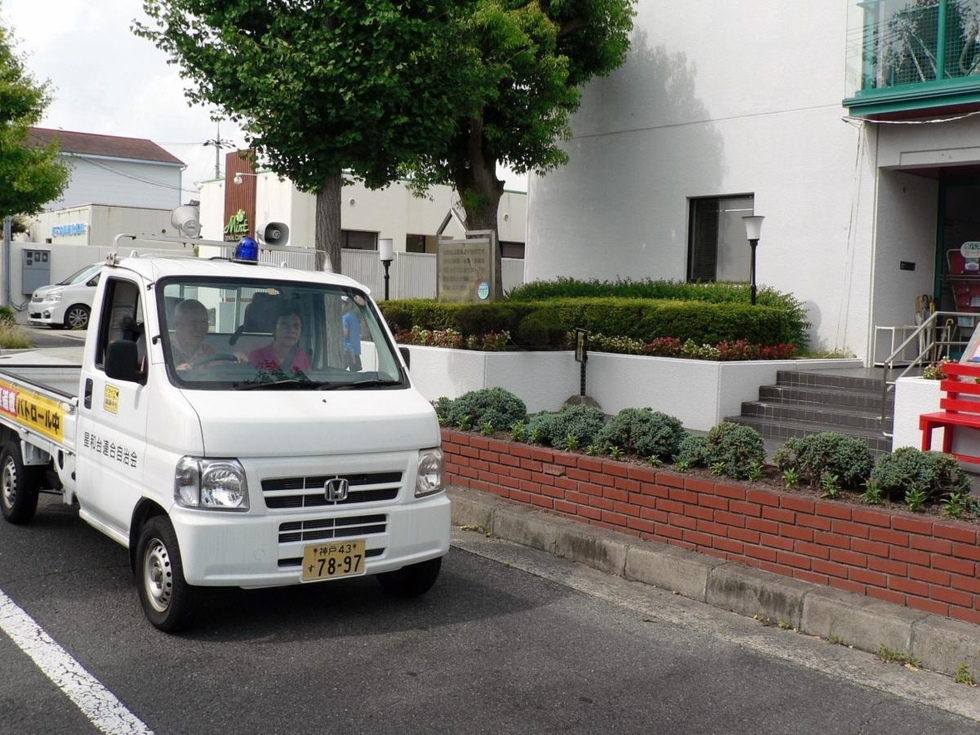 いぬの おまわりさん 住宅街で軽トラパトロール M S Kobe 神戸新聞next