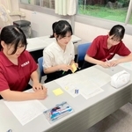 香美町に若者を呼び込む施策を話し合う生徒たち＝村岡高校 
