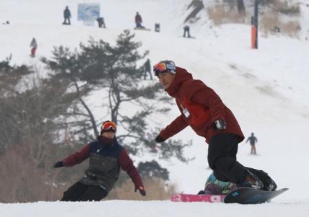 都市部から１時間半 関西最大キッズパークも 神河のスキー場 おでかけトピック 兵庫おでかけプラス 神戸新聞next