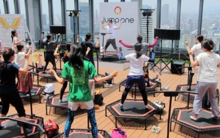 地上８０メートルで跳ぶ 予約満員のエクササイズ おでかけトピック 兵庫おでかけプラス 神戸新聞next