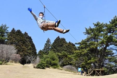 人気ユーチューバー監修 国内最大級アスレチック 六甲山に4月オープン おでかけトピック 兵庫おでかけプラス 神戸新聞next 人気ユーチューバー監修 国内最大級アスレチック 六甲山に4月オープン おでかけトピック 兵庫おでかけプラス 神戸新聞next