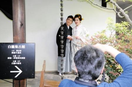 和装結婚式 宅配 します 前撮りやアットホームな人前式 着付師ら企画 おでかけトピック 兵庫おでかけプラス 神戸新聞next 和装結婚式 宅配 します 前撮りやアットホームな人前式 着付師ら企画 おでかけトピック 兵庫おでかけプラス 神戸新聞next