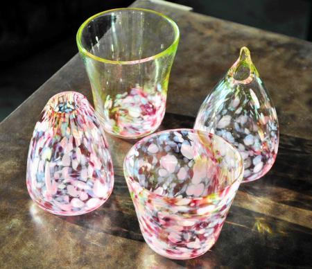 桜色グラス、こいのぼり… 春色のガラス細工作ろう 三田・工芸館で体験