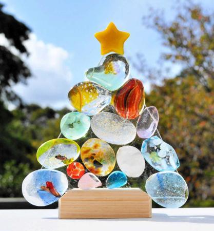 鏡餅と三宝、台座 ガラス細工 ミニチュア 鏡餅と三宝、台座ガラス細工