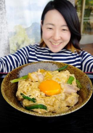 卵も肉も地元産 丹波地鶏の親子丼登場 氷上ｐａ おでかけトピック 兵庫おでかけプラス 神戸新聞next
