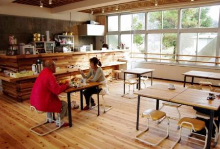 ランチの売りは おふくろの味 篠山の廃校カフェ おでかけトピック 兵庫おでかけプラス 神戸新聞next ランチの売りは おふくろの味 篠山の廃校カフェ おでかけトピック 兵庫おでかけプラス 神戸新聞next