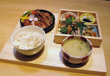 東京の人気店が関西初出店 西宮ガーデンズ 鉄板焼鶏料理かしわ おでかけトピック 兵庫おでかけプラス 神戸新聞next 東京の人気店が関西初出店 西宮ガーデンズ 鉄板焼鶏料理かしわ おでかけトピック 兵庫おでかけプラス 神戸新聞next