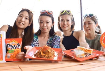 カラムーチョ使った料理提供 海の家と湖池屋がコラボ 須磨 おでかけトピック 兵庫おでかけプラス 神戸新聞next カラムーチョ使った料理提供 海の家と湖池屋がコラボ 須磨 おでかけトピック 兵庫おでかけプラス 神戸新聞next
