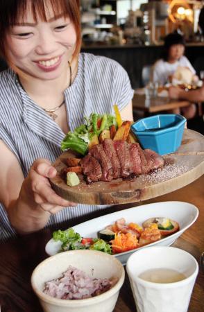 但馬牛ランチで気軽に 高級品の半額 神戸ビーフや松阪牛の素牛 おでかけトピック 兵庫おでかけプラス 神戸新聞next 但馬牛ランチで気軽に 高級品の半額 神戸ビーフや松阪牛の素牛 おでかけトピック 兵庫おでかけプラス 神戸新聞next