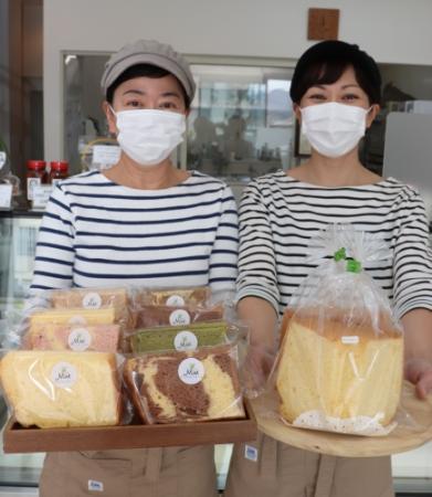 プチドライブスルーのサービス開始 洲本のシフォンケーキ店 おでかけトピック 兵庫おでかけプラス 神戸新聞next プチドライブスルーのサービス開始 洲本のシフォンケーキ店 おでかけトピック 兵庫おでかけプラス 神戸新聞next
