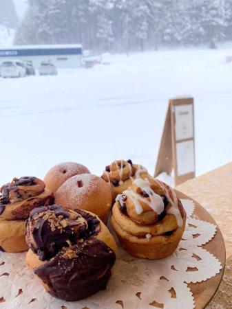 スキー場で心温まる軽食 手作りパンと野菜スープ いかが ハチ北高原にテークアウト店 おでかけトピック 兵庫おでかけプラス 神戸新聞next