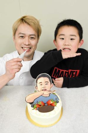 １個１万円以上でも２カ月待ち 手描きの似顔絵載ったイラストケーキ 多可 戎屋菓子店 おでかけトピック 兵庫おでかけプラス 神戸新聞next