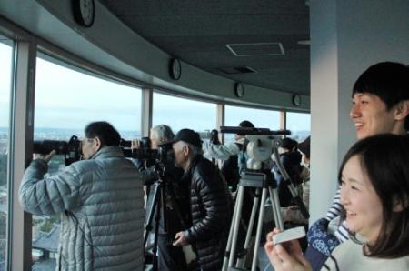 夕焼けパンダ 見えた 天文科学館で観測会 おでかけトピック 兵庫おでかけプラス 神戸新聞next