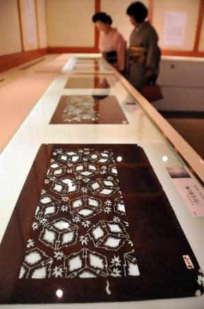 三木の染色文化を紹介 姫路で「型染と型紙」展 | おでかけトピック